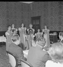 Dromoland Castle - Group inside
