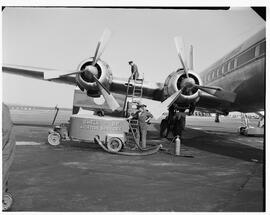 Shell Oil refuelling plane