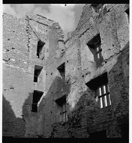 Leamaneh Castle