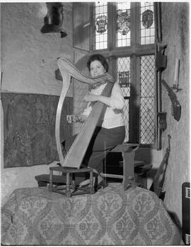 Harpist Fionnuala O'Sullivan at Bunratty