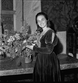 Miss Una Kelly at Bunratty Castle