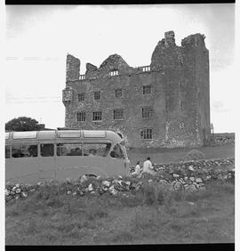 Kinvara tour - Leamaneh Castle