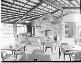 Shannon Shamrock Hotel at Bunratty - Interior lounge and dining room