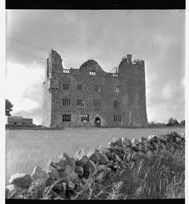 Leamaneh Castle