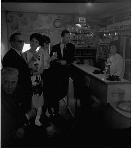 Kinvara tour - Corofin pub interior