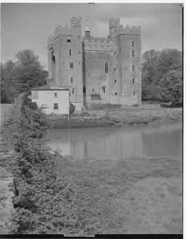 Bunratty Castle - Exterior