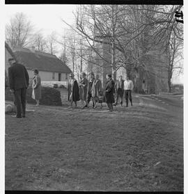 Mid-west tour group at Bunratty folk cottage