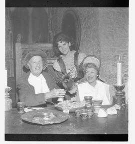 Home Tour - Mr and Mrs C. D. Warner