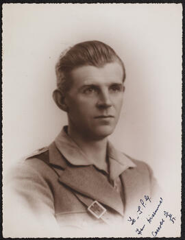 Studio portrait of Diarmuid [O’Sullivan] of the Irish Brigade