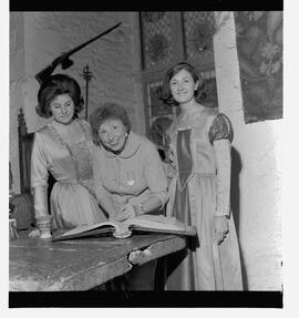 Home Tour - Mrs Helena M. Stein