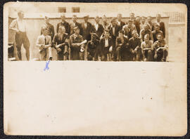 Photograph of volunteers of the Irish Brigade at barracks in Cáceres