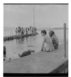 Mount Shannon - children in water